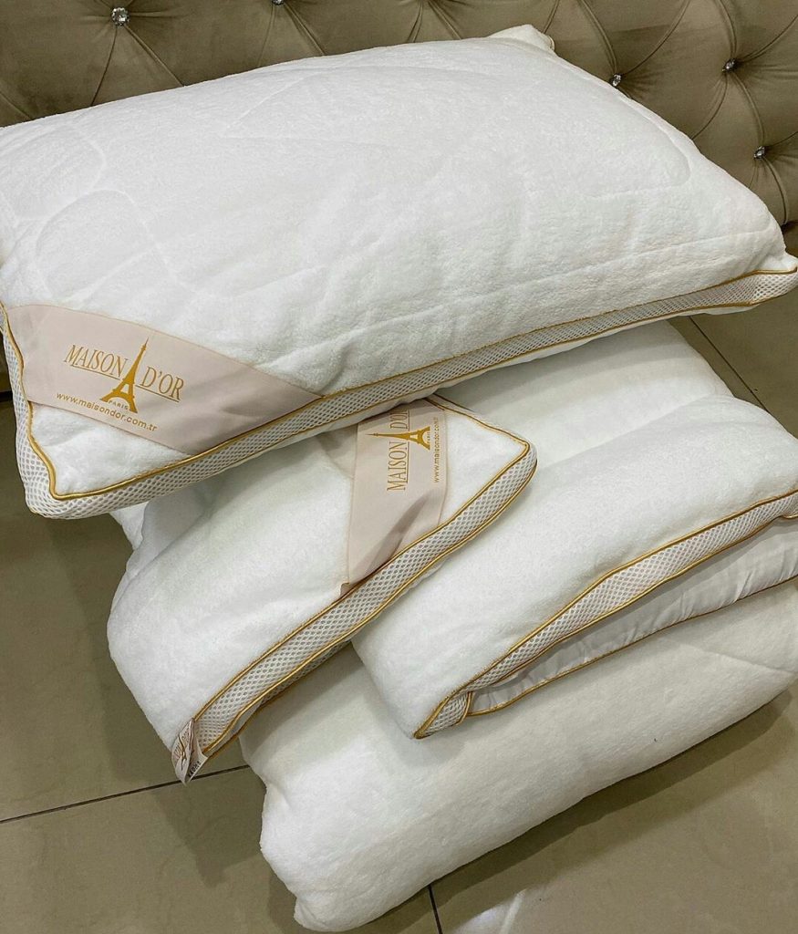 MAISON D’OR Coral одеяло золотой | sleeppp.ru